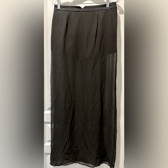 BCBGMaxAzria Beshoy Shorts w Silk Chiffon Maxi Overlay w Front Slit & Zip Shorts - Picture 6 of 12